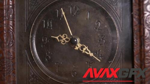 MotionArray – Vintage Clock Time Lapse 1048632